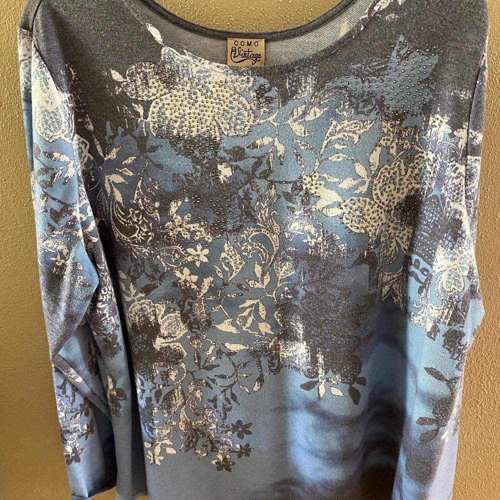 Como Ventage 2X top baby blue, gray & white too.  Great condition.